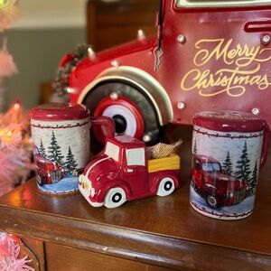 3x Christmas Red Truck Decor
Set